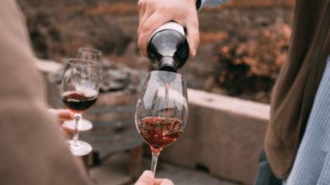 CHURCHILL’S GUIDED TOURS AND WINE TASTING