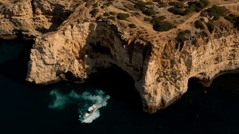 VILA VITA PARC, RESORT & SPA – YACHT TOUR
